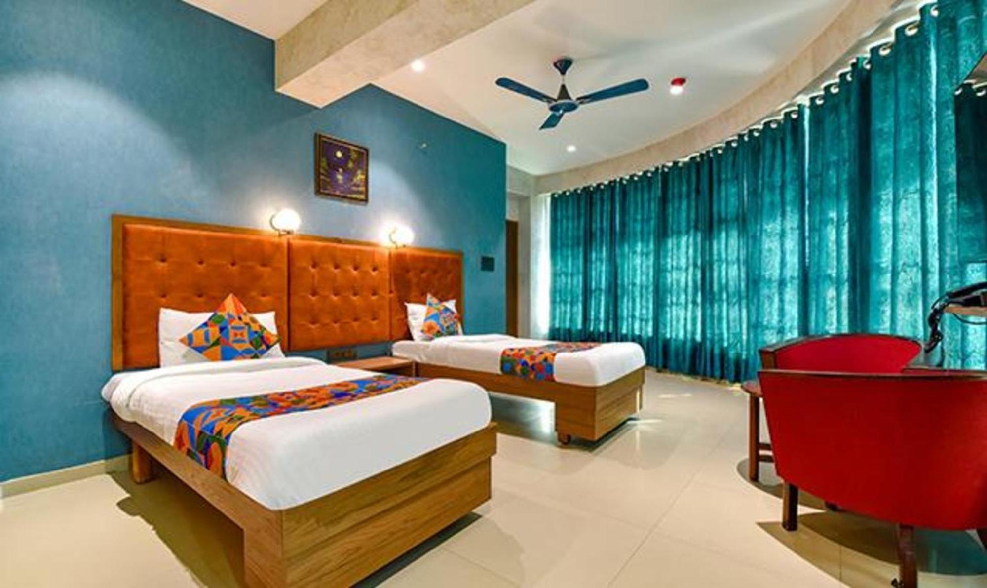 Fabhotel Siddharth Corporate - Vavol, Гандинагар Екстериор снимка