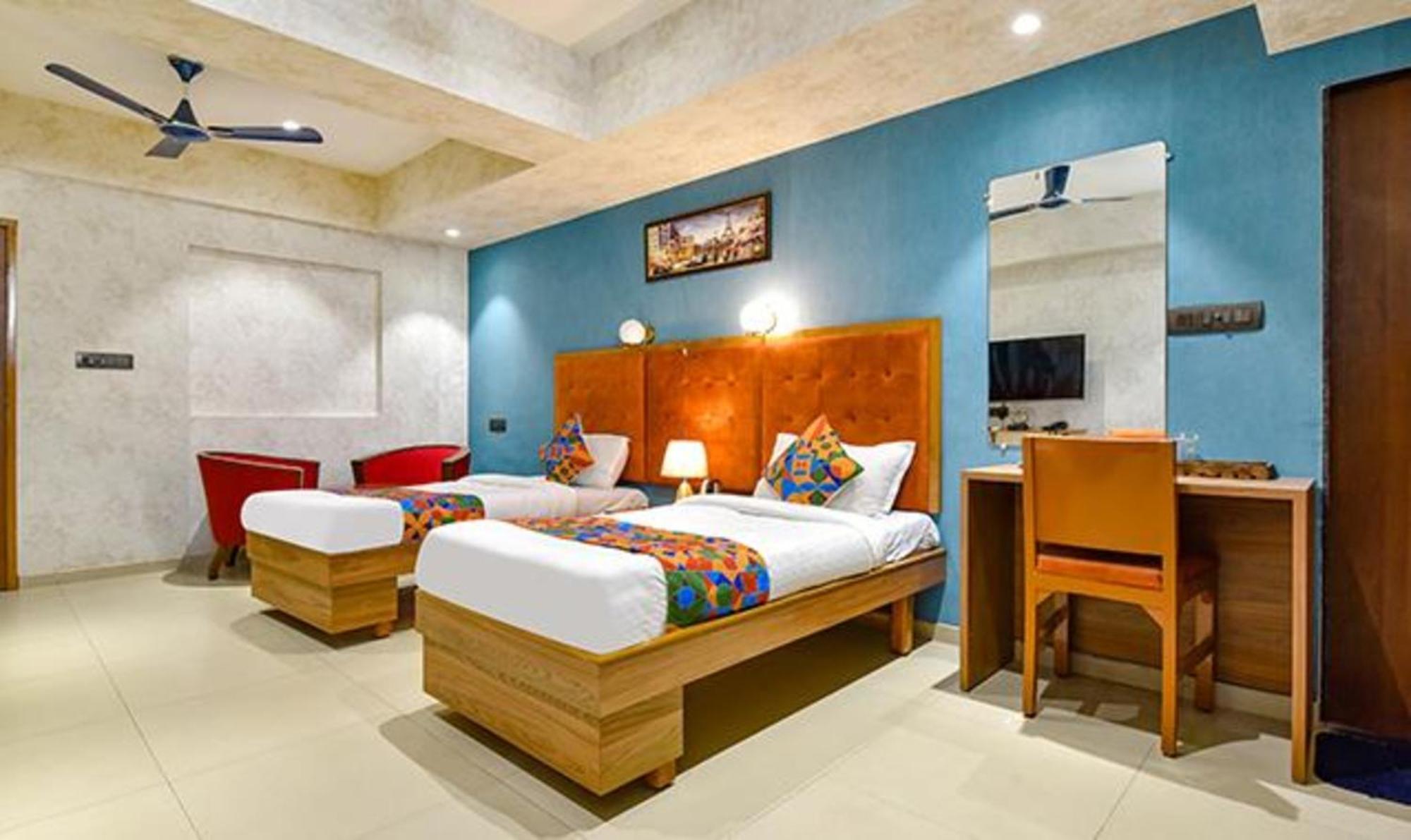 Fabhotel Siddharth Corporate - Vavol, Гандинагар Екстериор снимка