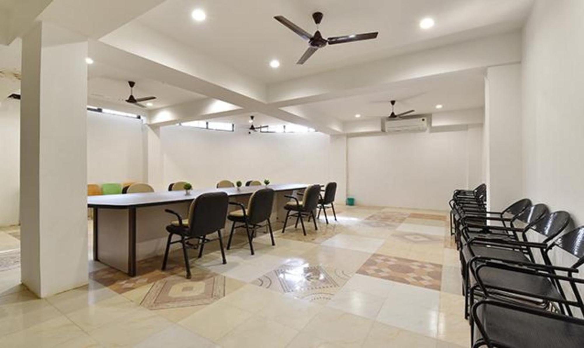 Fabhotel Siddharth Corporate - Vavol, Гандинагар Екстериор снимка