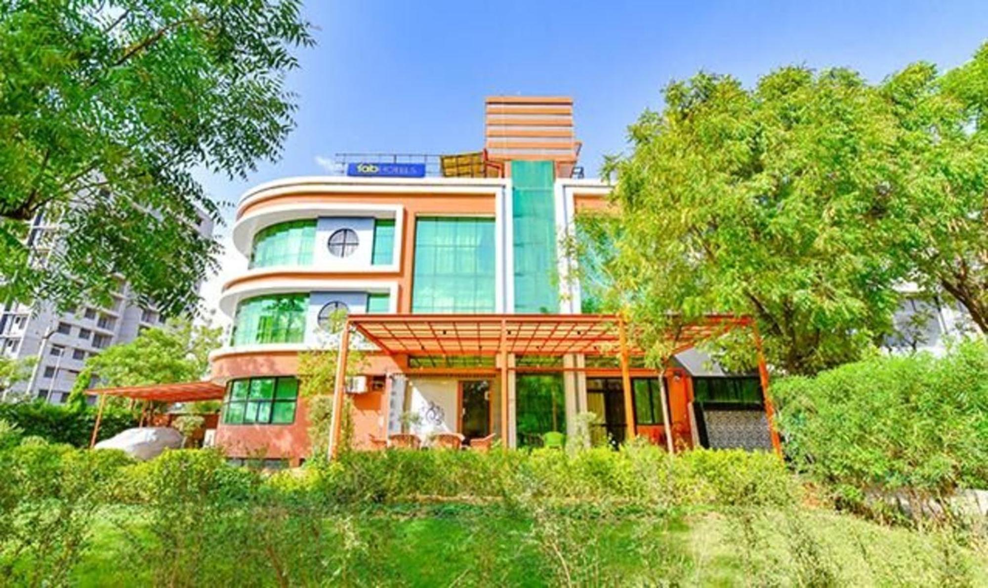 Fabhotel Siddharth Corporate - Vavol, Гандинагар Екстериор снимка